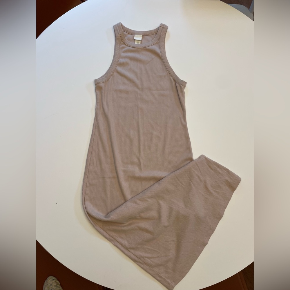 H&M ribbed midi dress 🤍